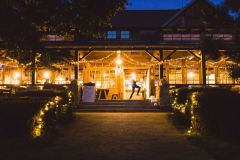 Osvetleni-svatebni-stodoly
